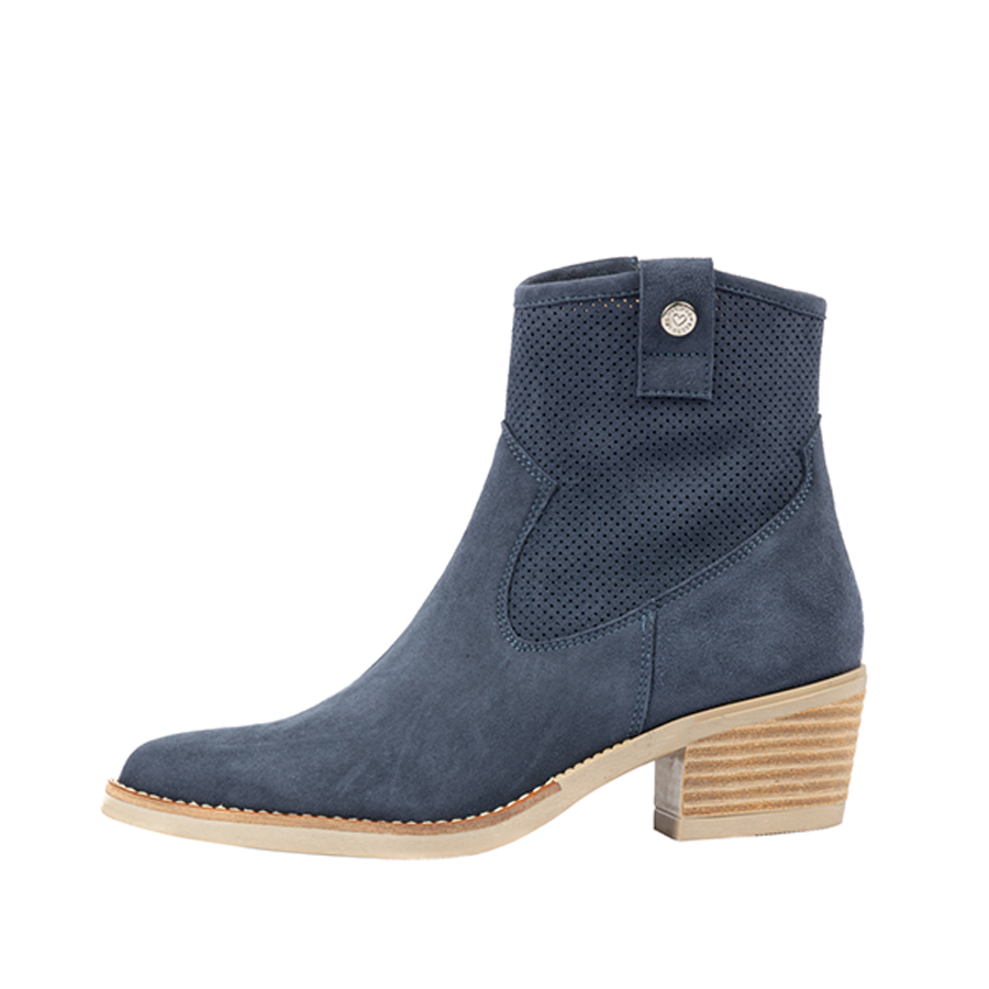 Bottines Romy ajourée bleu jean. Boots Les Pympren'Elles à Saint-Juery.